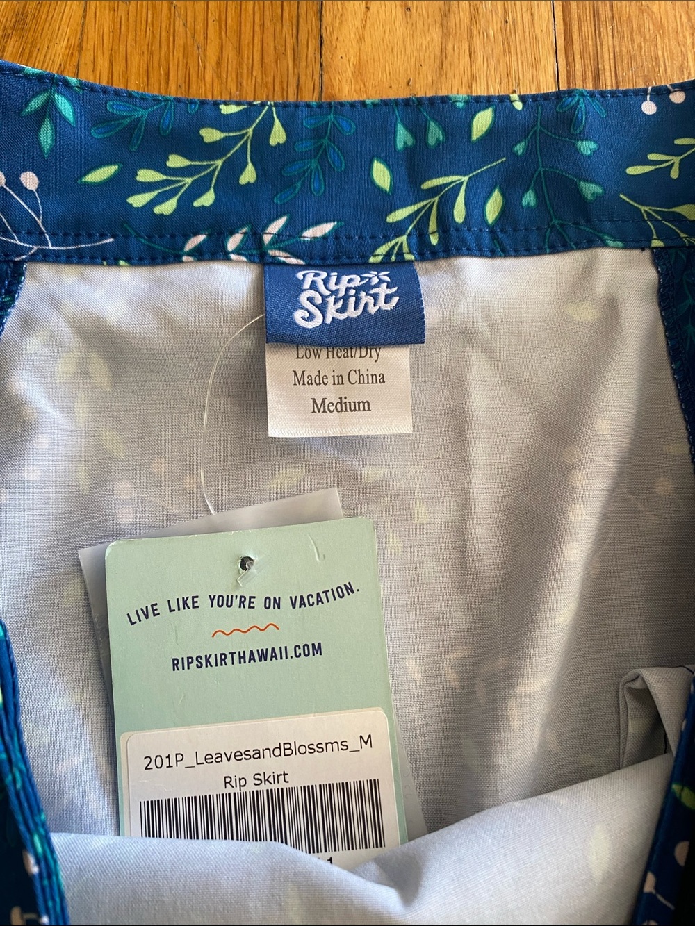 Ripskirt Hawaii NWT - Picture 2 of 3